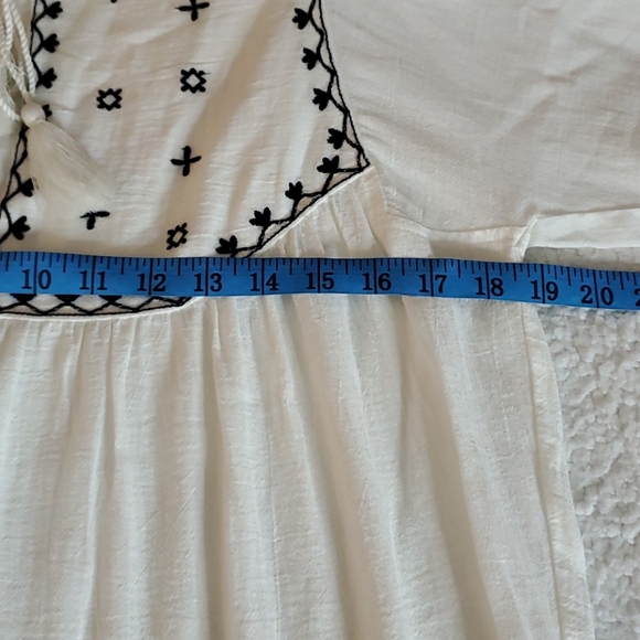 Lucky Boho Embroidered Peasant Top - Picture 7 of 10